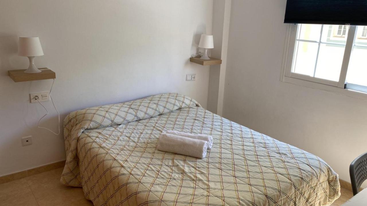 Habitacion Grande Con Bano Privado En Coin A 30Km De La Playa Exterior foto