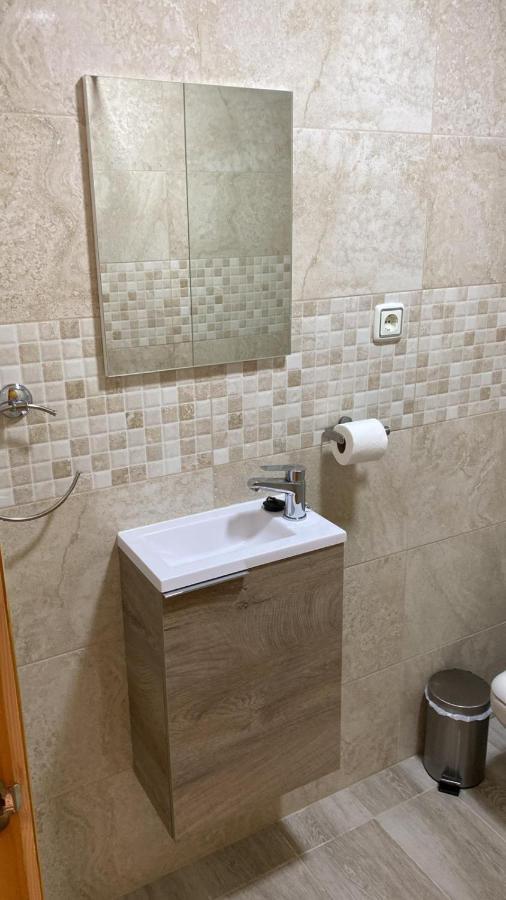Habitacion Grande Con Bano Privado En Coin A 30Km De La Playa Exterior foto